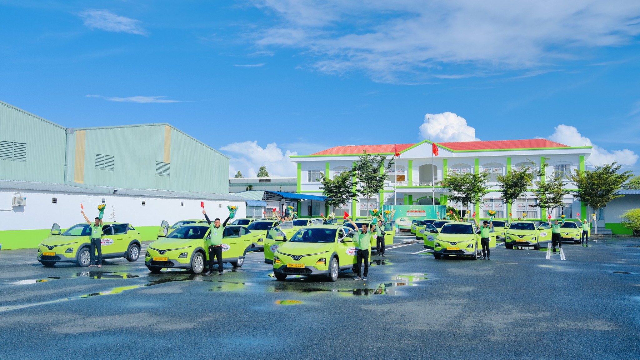 TƯNG BỪNG KHAI TRƯƠNG NAM THẮNG CẦN THƠ