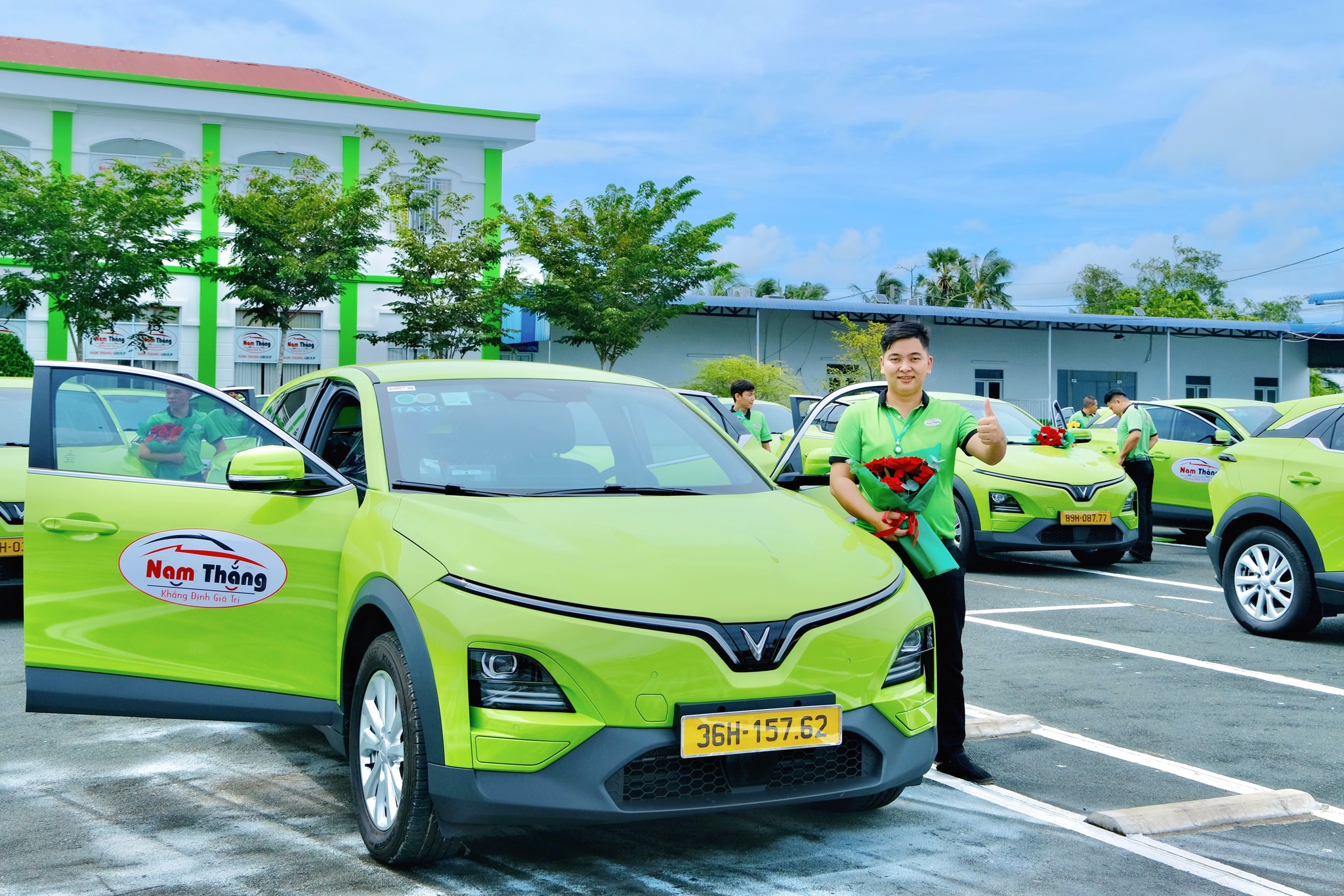 Xe 5 chỗ